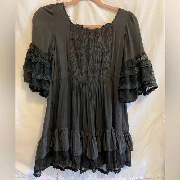 Anna-Kaci black flowing Tunic/Shirt Size Medium; lined with 3/4 sleeves - Picture 2 of 9